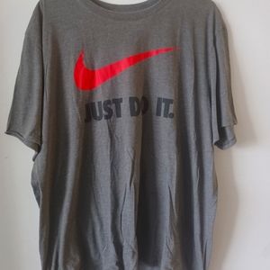 Nike t-shirt